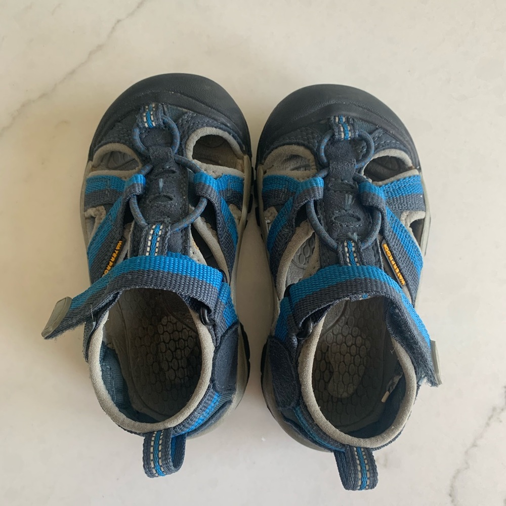 Keen Shoes. Size Toddler 8